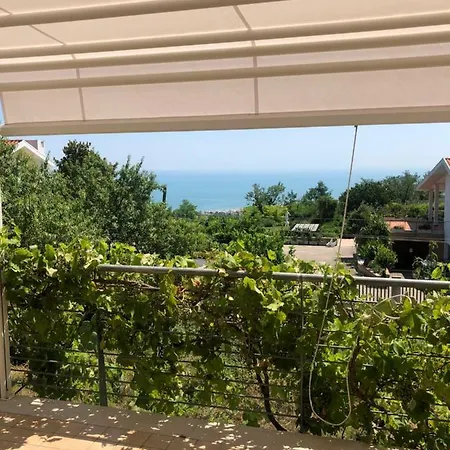 Casa Vista Mare Con Giardino Vasto